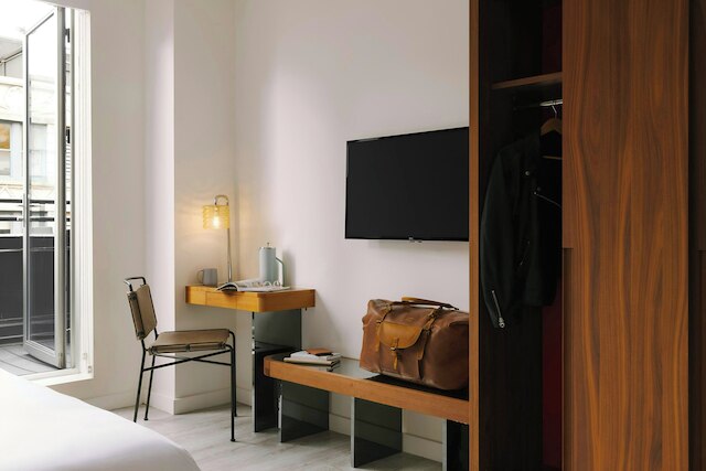 ホテル アンリ NY