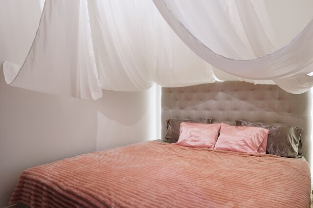 ダブル ソファ ベッド イン シェアード スタジオ