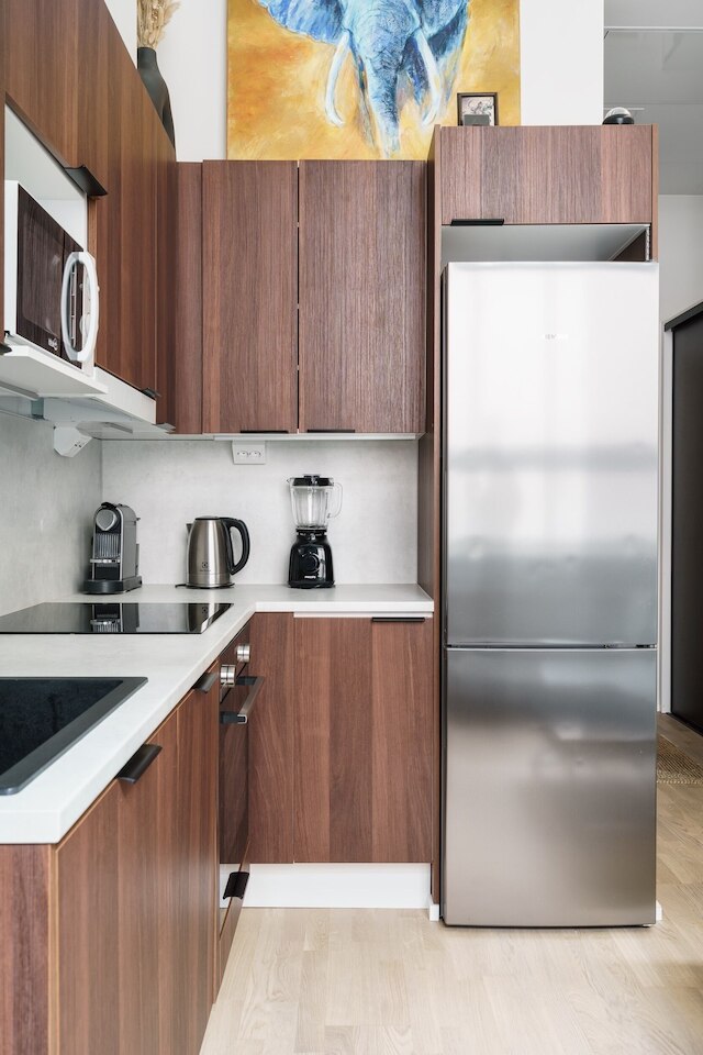 ダブル ソファ ベッド イン シェアード スタジオ