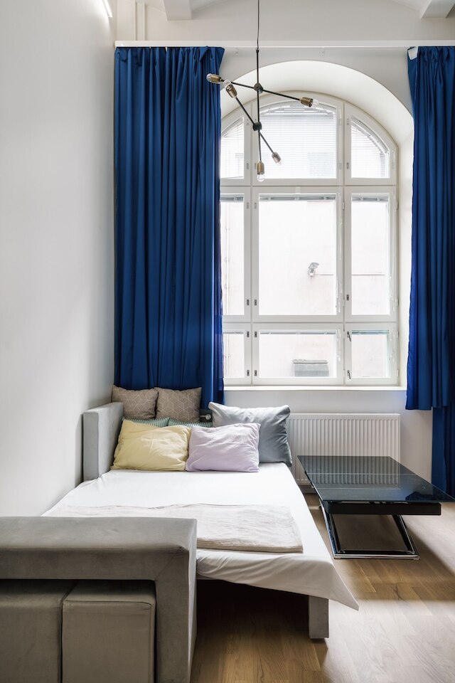 ダブル ソファ ベッド イン シェアード スタジオ