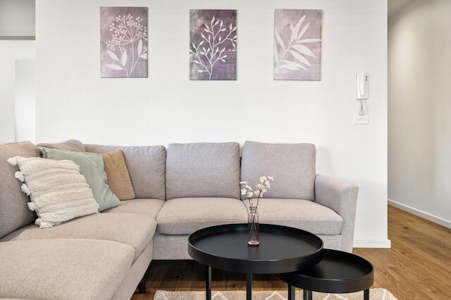 ブライト 2 ベッド フラット ウィズ バルコニー イン ケンジントン