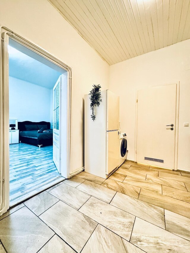 ビューティフル スタジオ アパートメント ニア ラタウスプラッツ