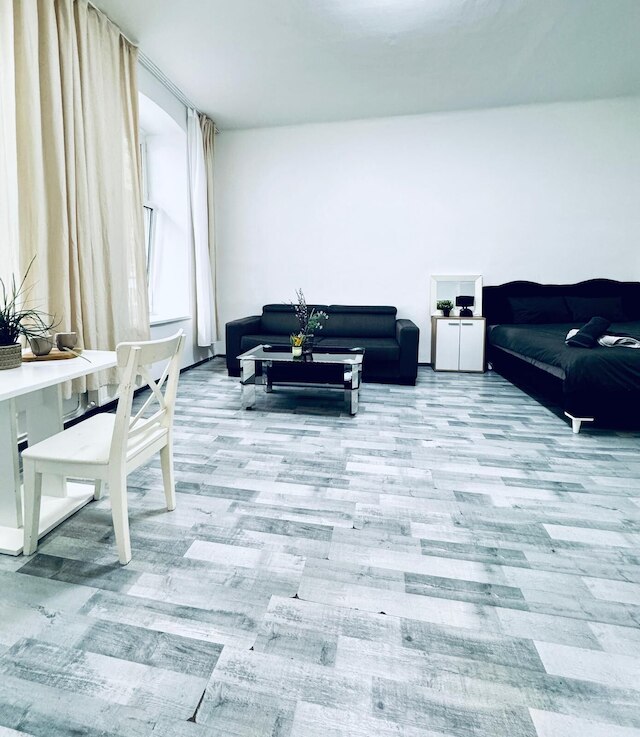 ビューティフル スタジオ アパートメント ニア ラタウスプラッツ