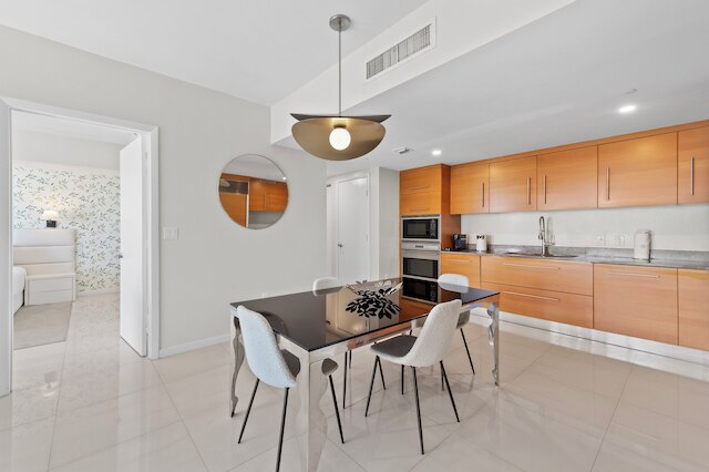 アイコン W ホテル ウォーター ビューズ ブリッケル