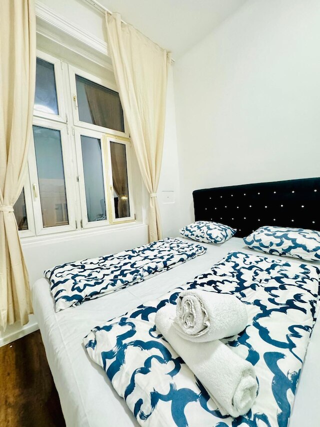 アフォーダブル 5ベッドルーム アパートメント アツガースドルフ