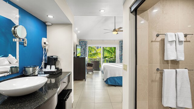 ザ モーリングス ヨットクラブ ホテル