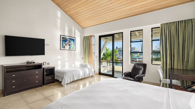 ザ モーリングス ヨットクラブ ホテル