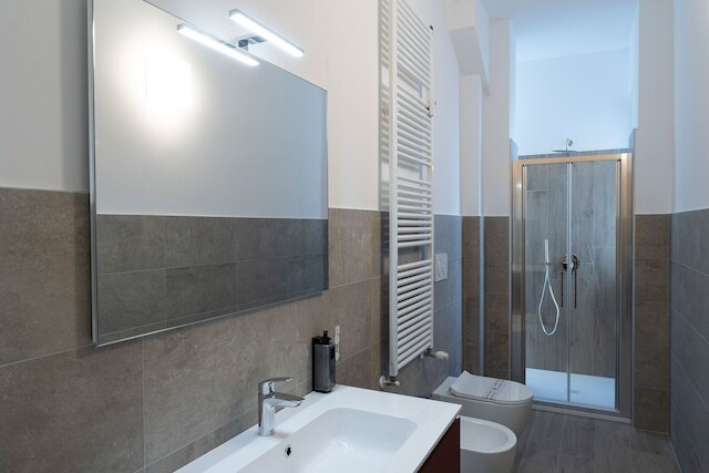 アストリア コンフォート ルームズ