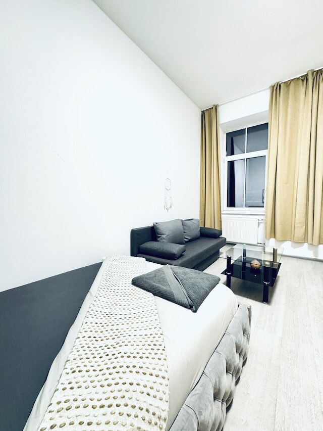 アフォーダブル スタジオ アパートメント ニア オッタクリング