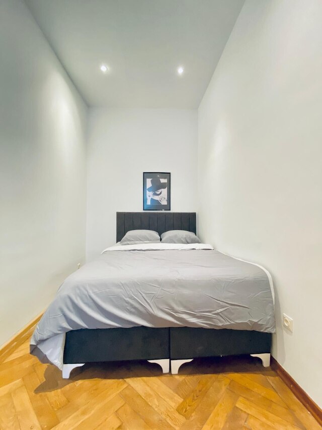 ブライト アンド スペーシャス 2ベッドルーム フラット ウェストバーンホフ