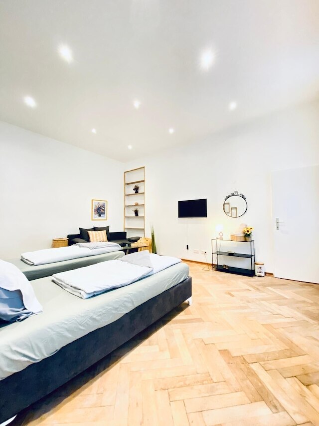 ブライト アンド スペーシャス 2ベッドルーム フラット ウェストバーンホフ