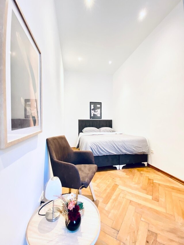 ブライト アンド スペーシャス 2ベッドルーム フラット ウェストバーンホフ