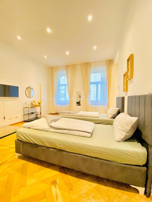 ブライト アンド スペーシャス 2ベッドルーム フラット ウェストバーンホフ