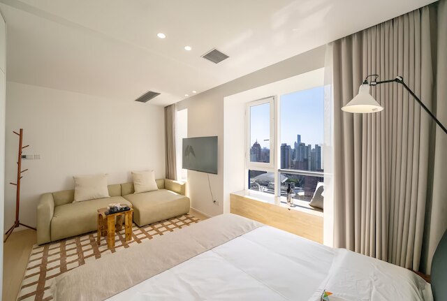 Shanghai Hills & Fan Stay