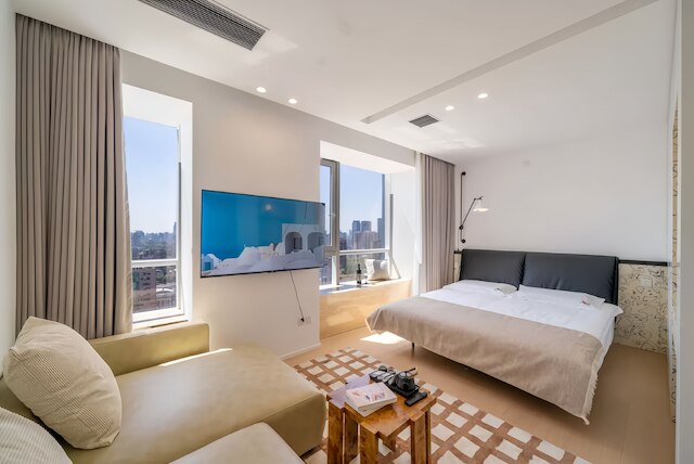 Shanghai Hills & Fan Stay