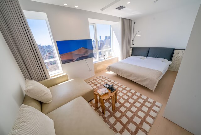 Shanghai Hills & Fan Stay