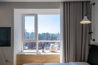 Shanghai Hills & Fan Stay