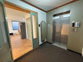 K wave guesthouse only Female 2