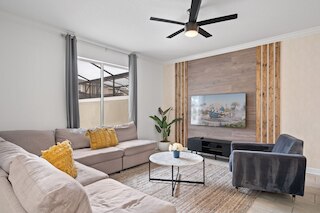 スタニング ホーム アット ストーリー レイク, クローズ トゥ ディズニー