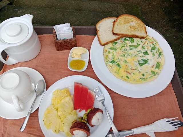 アユナ コテージズ