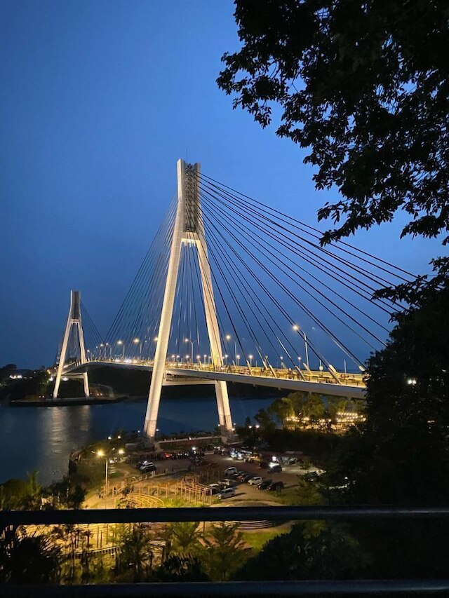 D キャップストーン