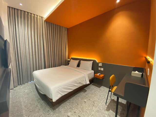 D キャップストーン