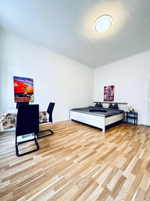 モダン スタジオ クローズ トゥ スタッドハレ