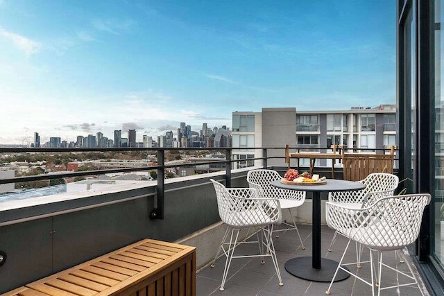 シティ ミーツ ザ シー メルボルン ペントハウス