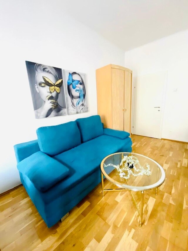 ビューティフル ステイ フォー 5 ニア シュタットハレ