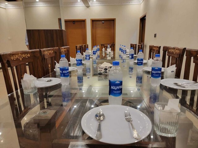 カラチ モーテル