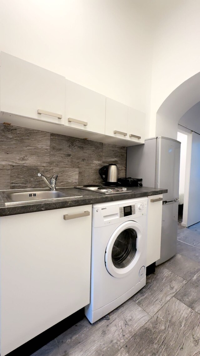 バジェット 1ベッドルーム アパートメント ウィズ リビングルーム AKH