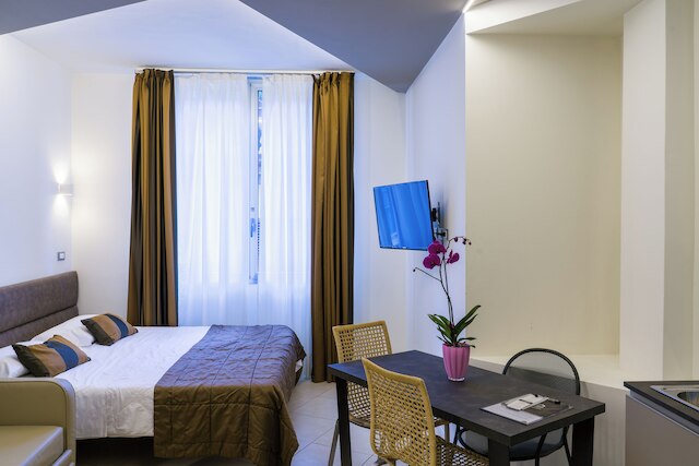 アストリア アパートメンツ