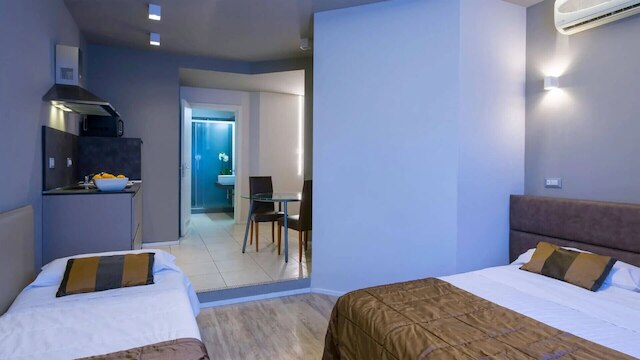 アストリア アパートメンツ