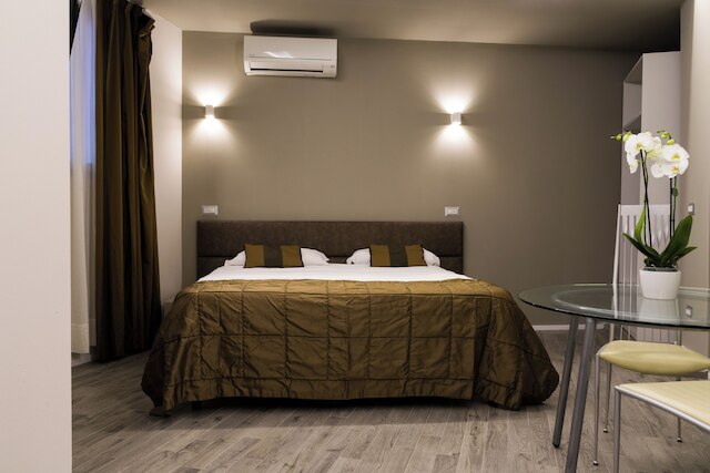 アストリア アパートメンツ