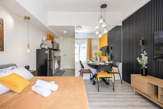 スタイリッシュ コンド 3ミニッツ トゥ エアポート プールビュー アット アマニ グランド リゾート レジデンシズ