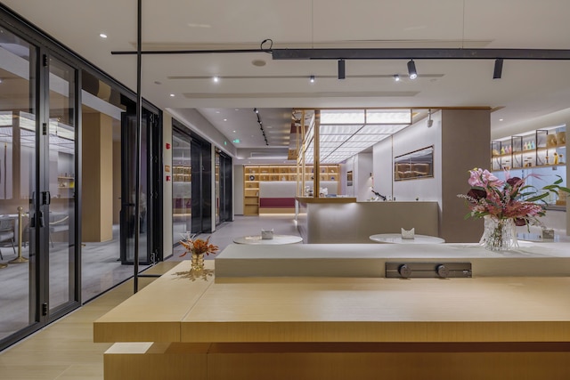 jiahongjiudianhangzhouxuhuhefangjiedian