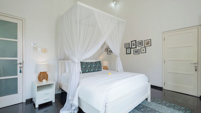 ヴィラ メルタ サリ 8 バイ ヴィラ ファインダー