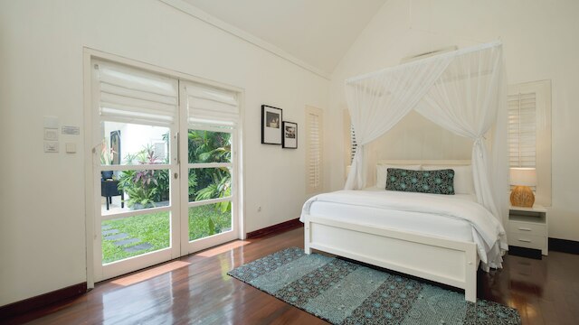 ヴィラ メルタ サリ 8 バイ ヴィラ ファインダー