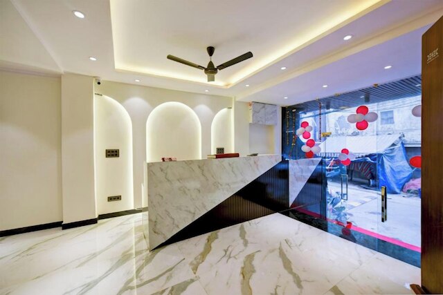 ホテル スーリヤ プラザ