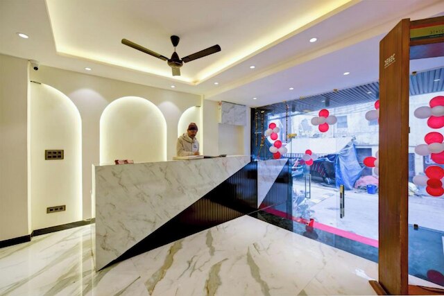 ホテル スーリヤ プラザ