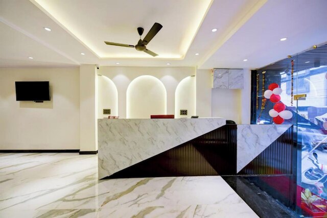 ホテル スーリヤ プラザ