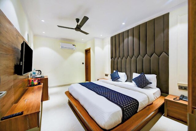 ホテル スーリヤ プラザ