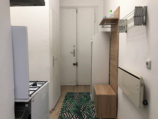 チャーミング 1ベッドルーム アパートメント ウィズ ガーデン ダニューブ