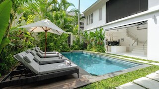 ヴィラ メルタ サリ 10 by ヴィラ ファインダー