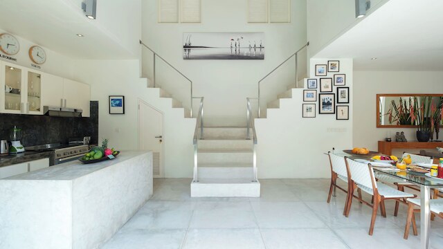 ヴィラ メルタ サリ 10 by ヴィラ ファインダー