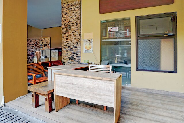 ホテル ディベスト クティサリ 6 アワー ステイ