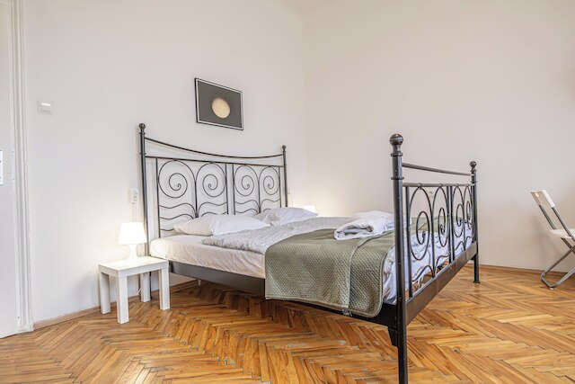 ブライト 2ベッドルーム アパートメント ニア ドナウ