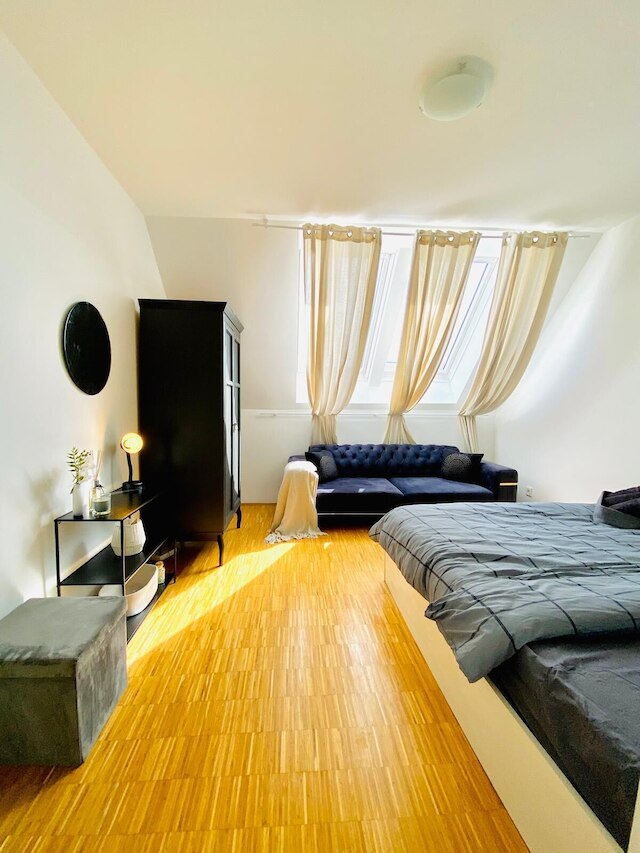 コンフィー 3ベッドルーム アパートメント ウィズ リビングルーム バルコニー