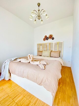 コンフィー 3ベッドルーム アパートメント ウィズ リビングルーム バルコニー