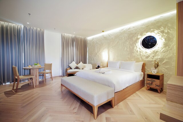 モナ ラグジュアリー アパートメント